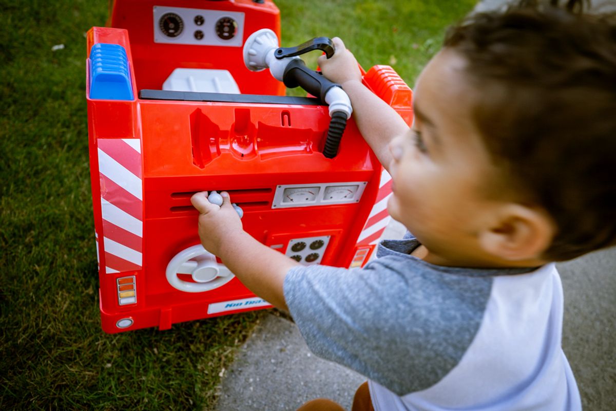 Real Rigs Fire Truck | Ride-On Toy | Ages 18-30 months - Kid Trax – Flybar