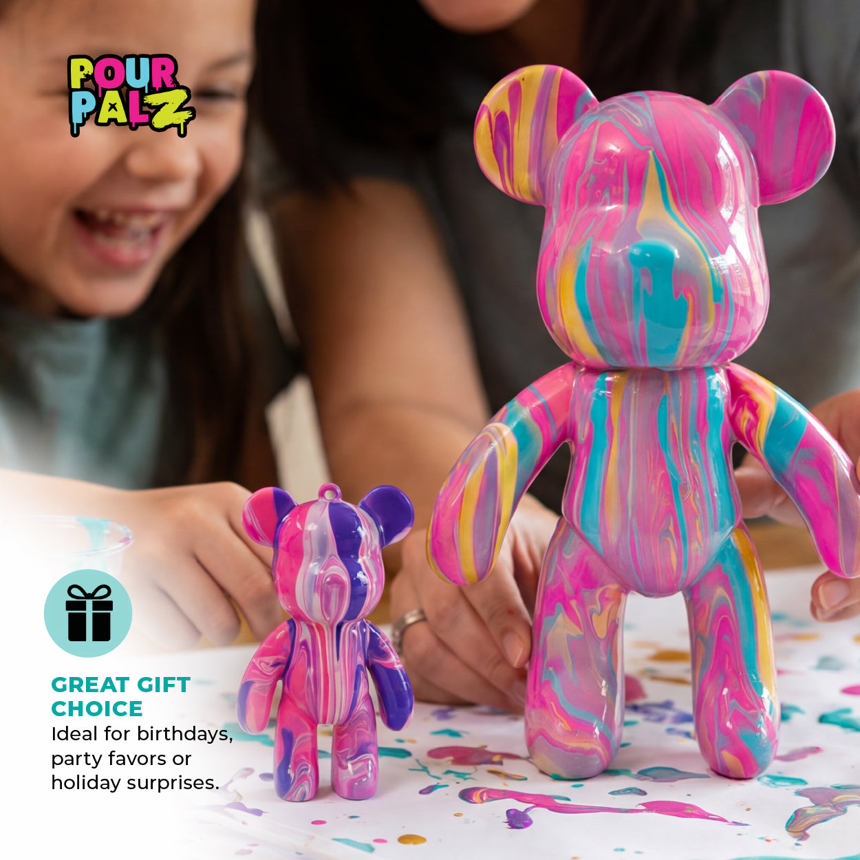 Pour Palz Mini Paint Bear Keychain Pouring Craft DIY Kit, Design Your Own Personalized Bear Keepsake