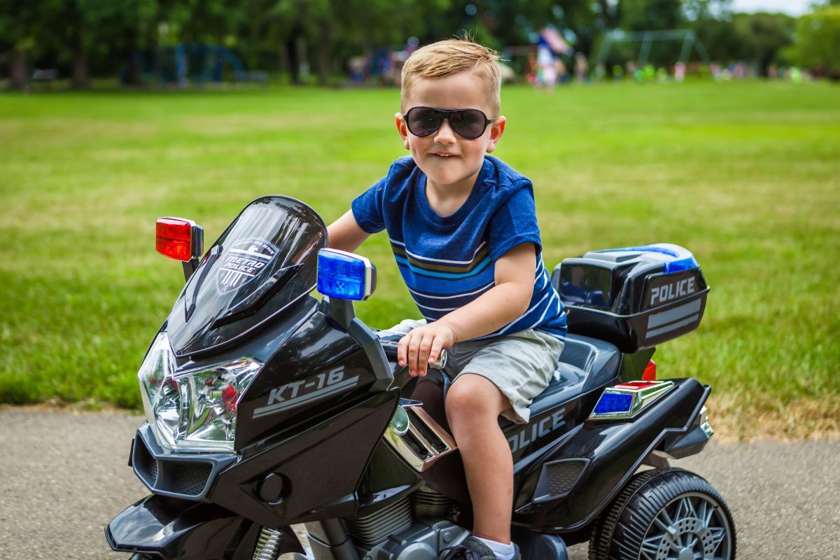 Kid Trax Police Motorcycle Ride on Toy – Flybar